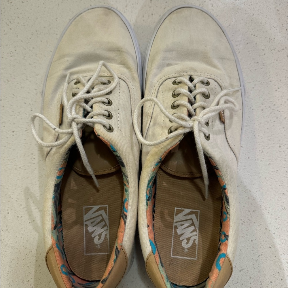 Vans Women's Cream Canvas Sneakers with Patterned Lining